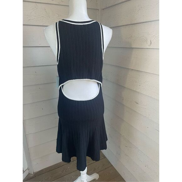 NWT Anthropologie Sleeveless Pointelle Sweater Dress Size MP Black & White Flare - Picture 14 of 16